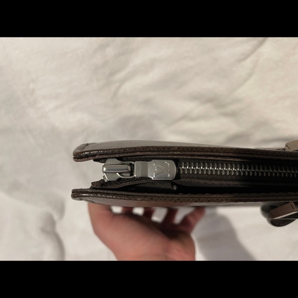 Authentic gently used Mens Louis Viutton Briefcase - Picture 6 of 13